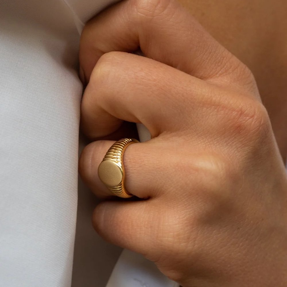 LUV AJ RIDGED SIGNET RING- GOLD - Picture 2 of 2